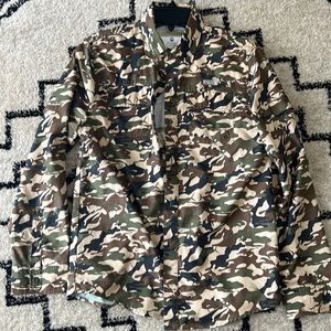 NWOT boys large camouflage long sleeve shirt.